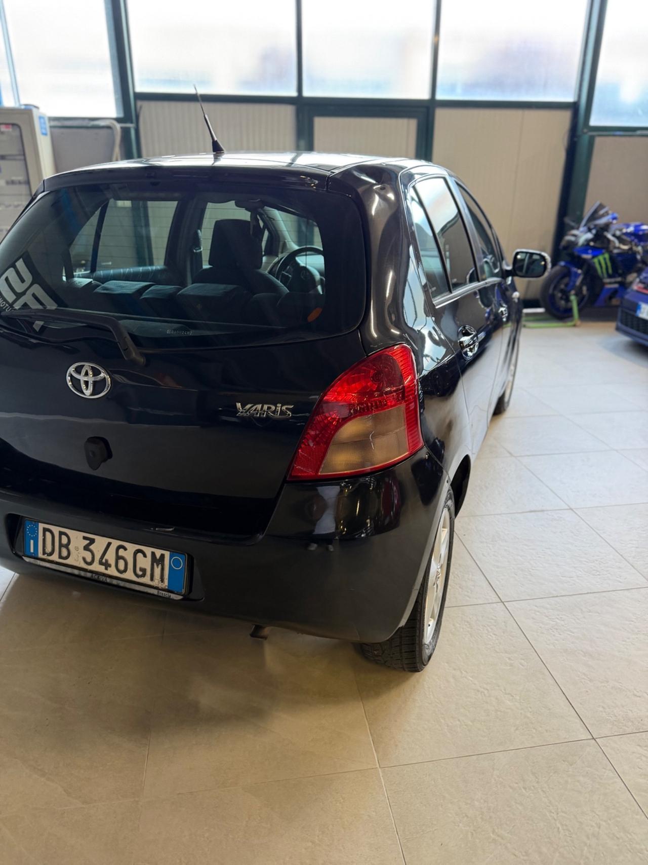 Toyota YARIS 1.4 D-4D 5P SOL KMCERT AUTOMATICA