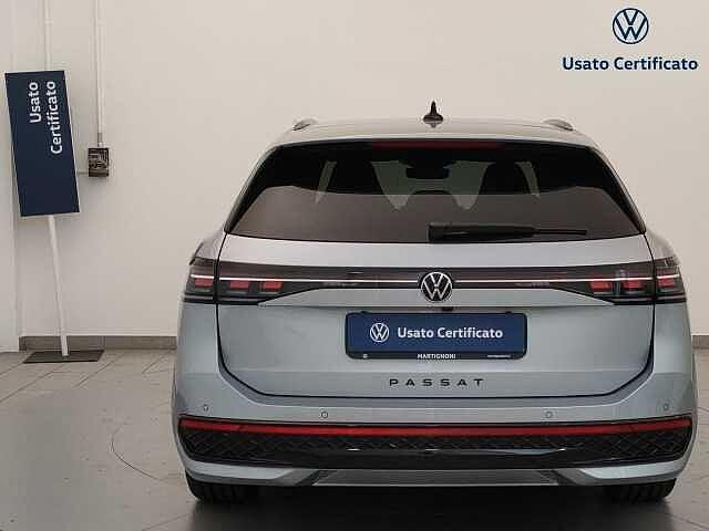 Volkswagen Passat 9ª serie 1.5 eTSI 150 CV ACT DSG R-Line