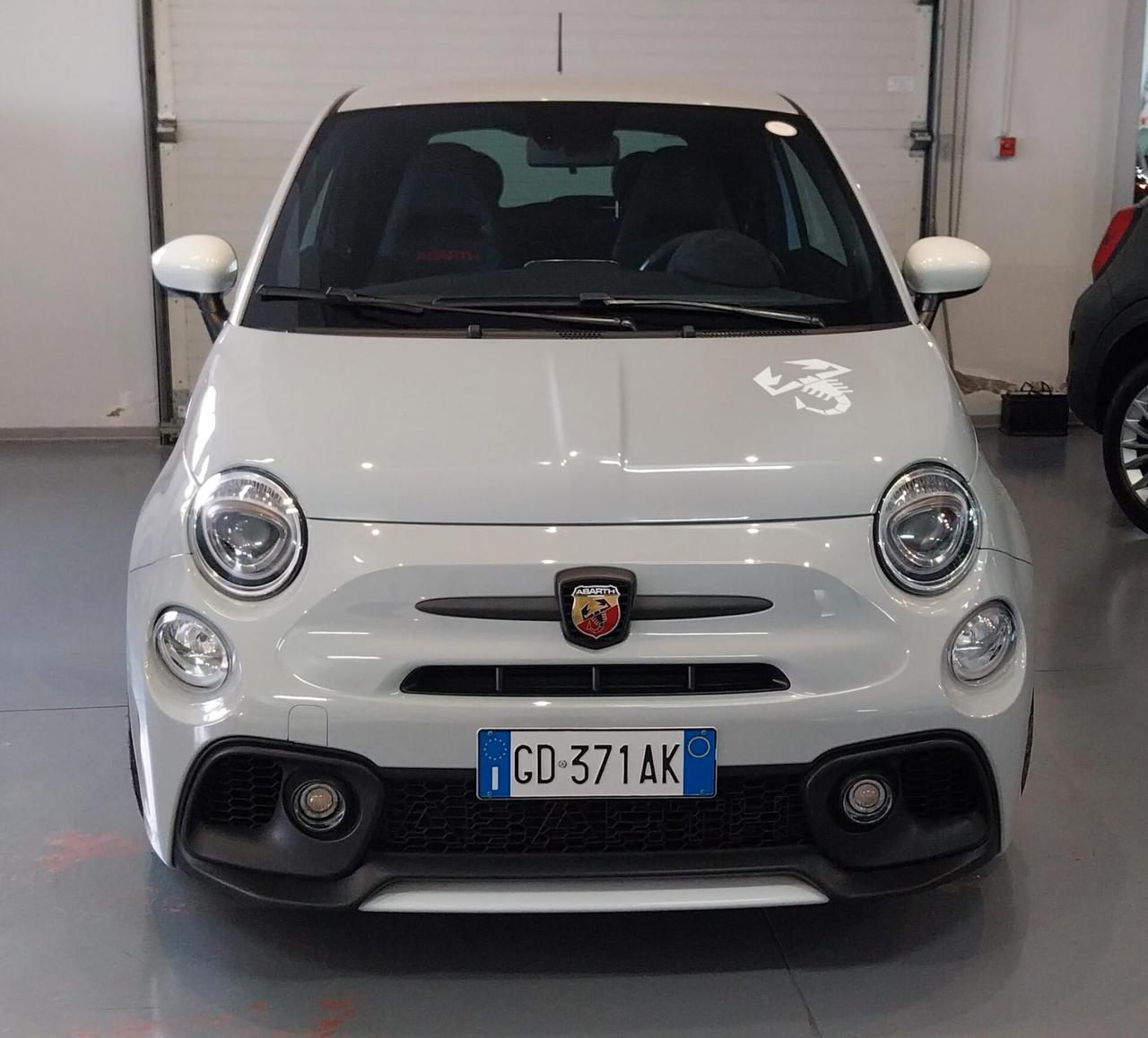 Abarth 595 1.4 Turbo T-Jet 180 CV Esseesse