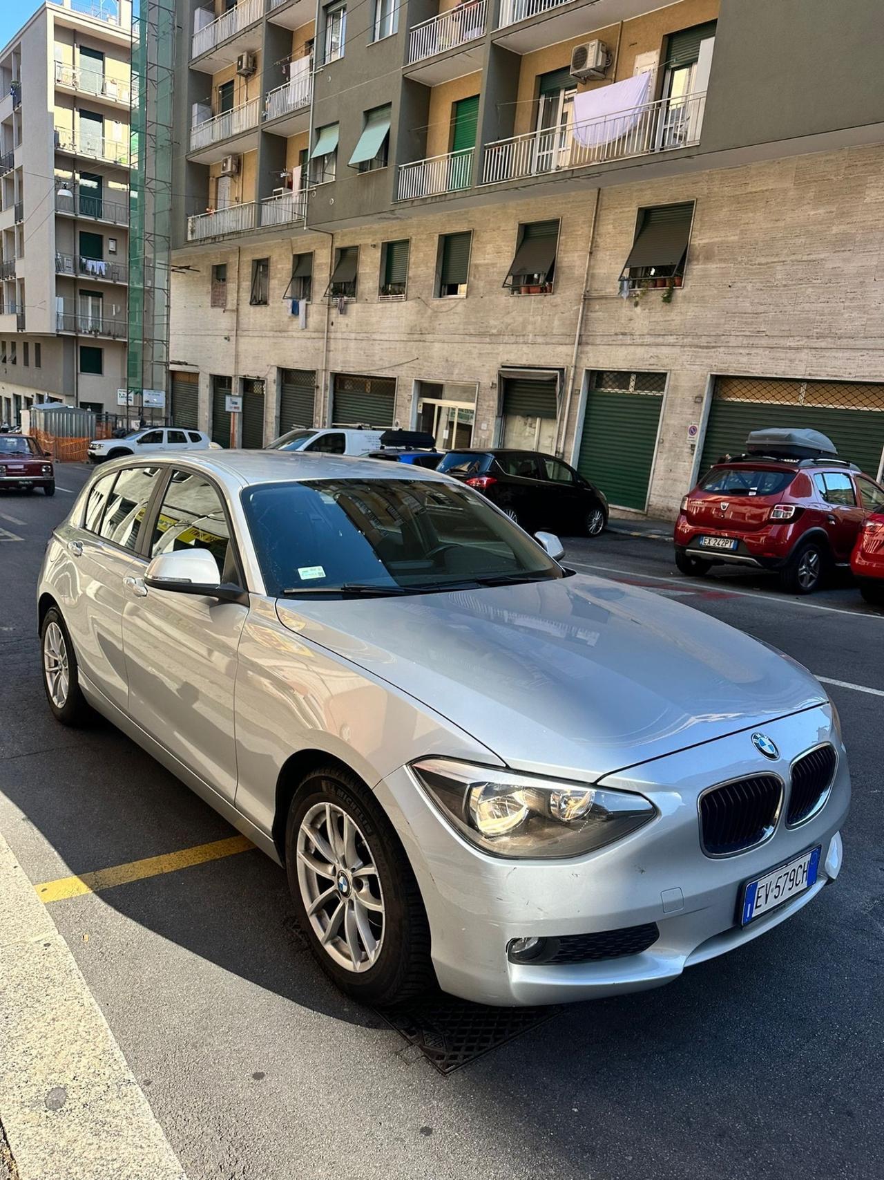 Bmw 116 116d 5p. Urban AUTOMATICO