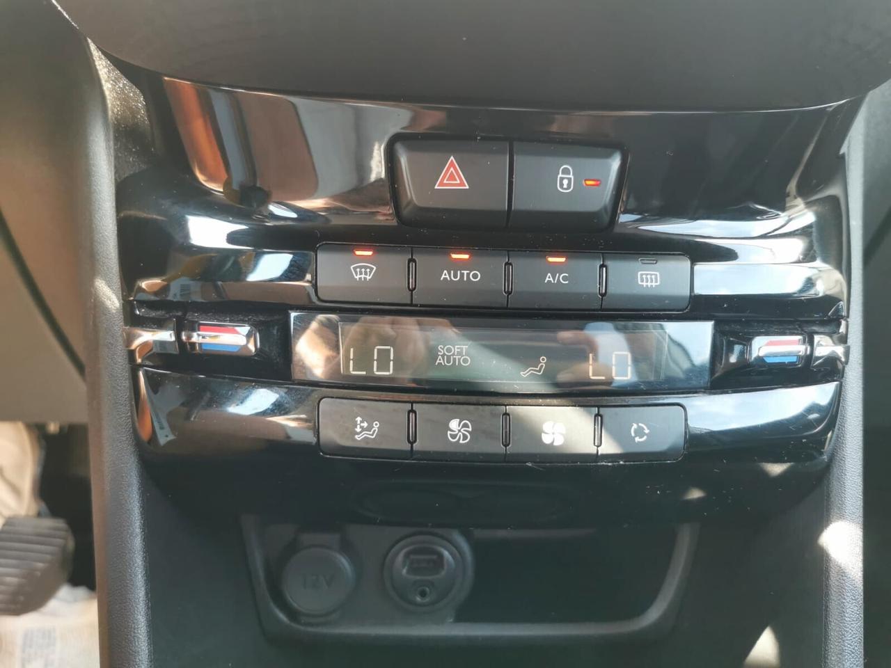 Peugeot 2008 BlueHDi 100 Allure 2017 NAV/RETROC.