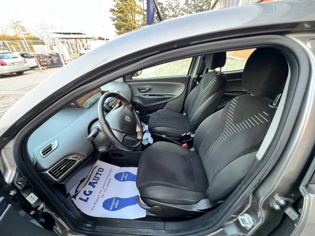 Lancia Ypsilon 1.2 69 CV 5 porte S&S Platinum