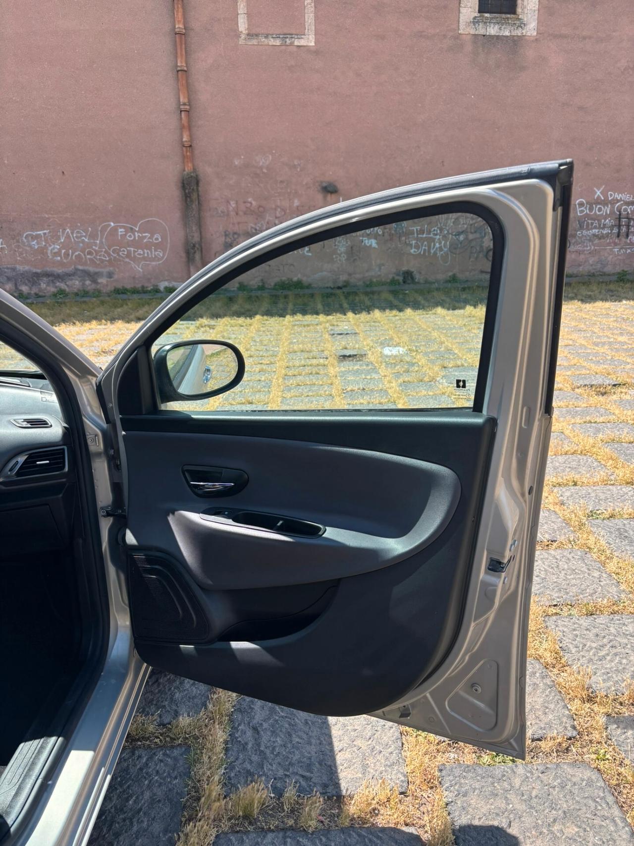 Lancia Ypsilon 1.2 Gold