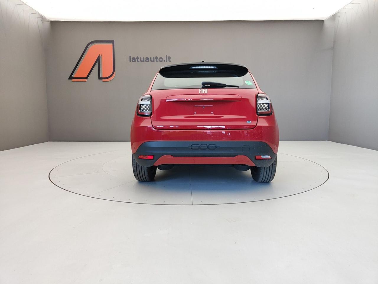 FIAT 600 IV 2023 600E RED 156CV