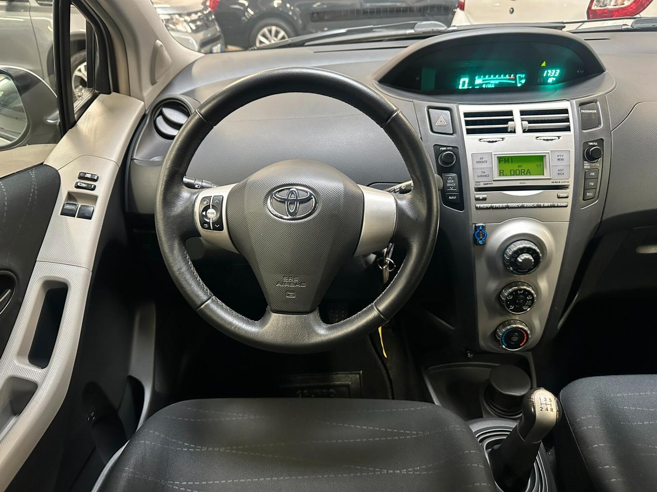 Toyota Yaris 1.0 5 porte