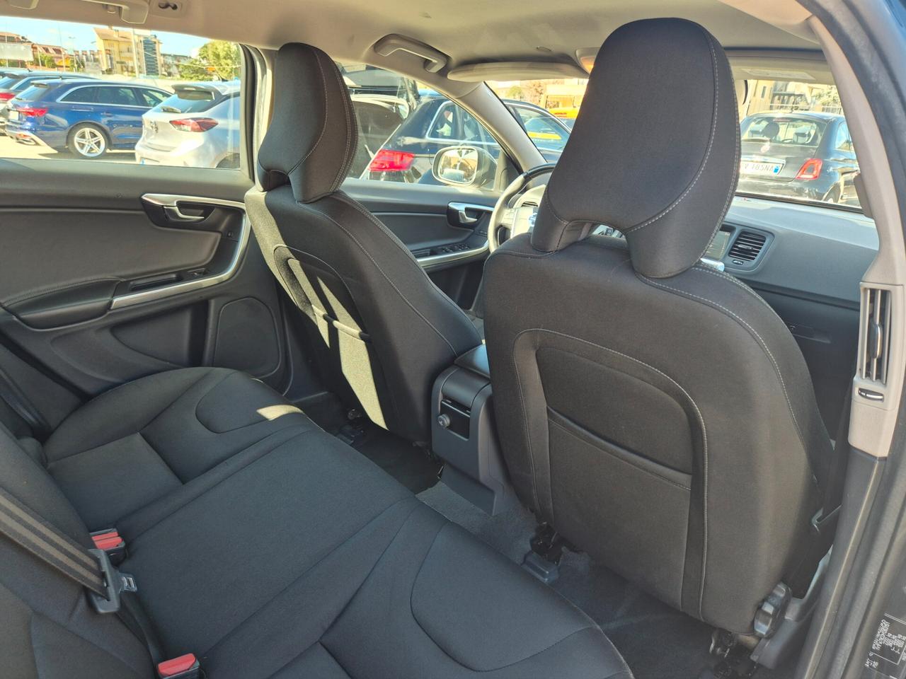 Volvo V60 D2 Geartronic Summum