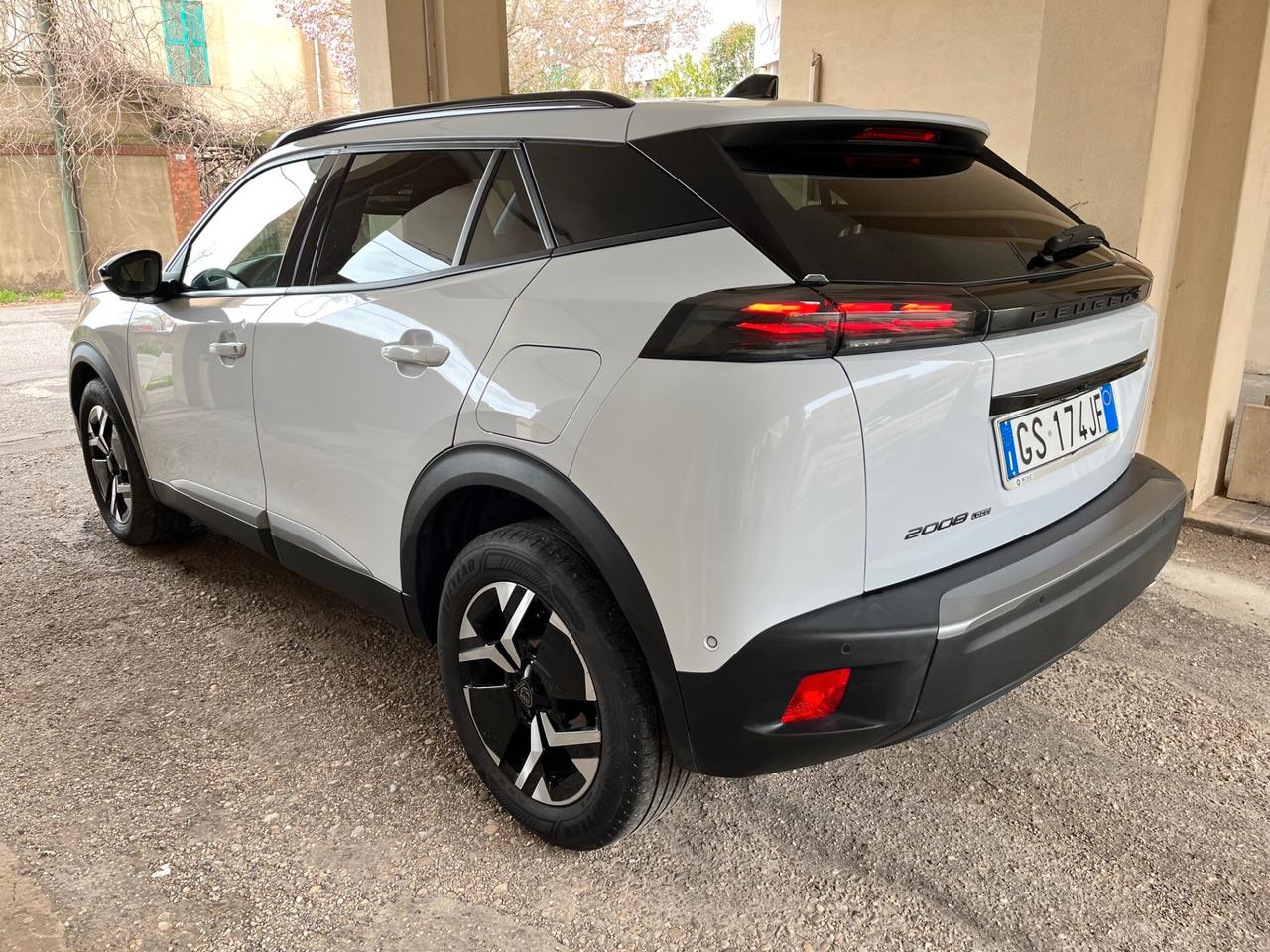 Peugeot 2008 BlueHDi 130 S&S EAT8 Allure