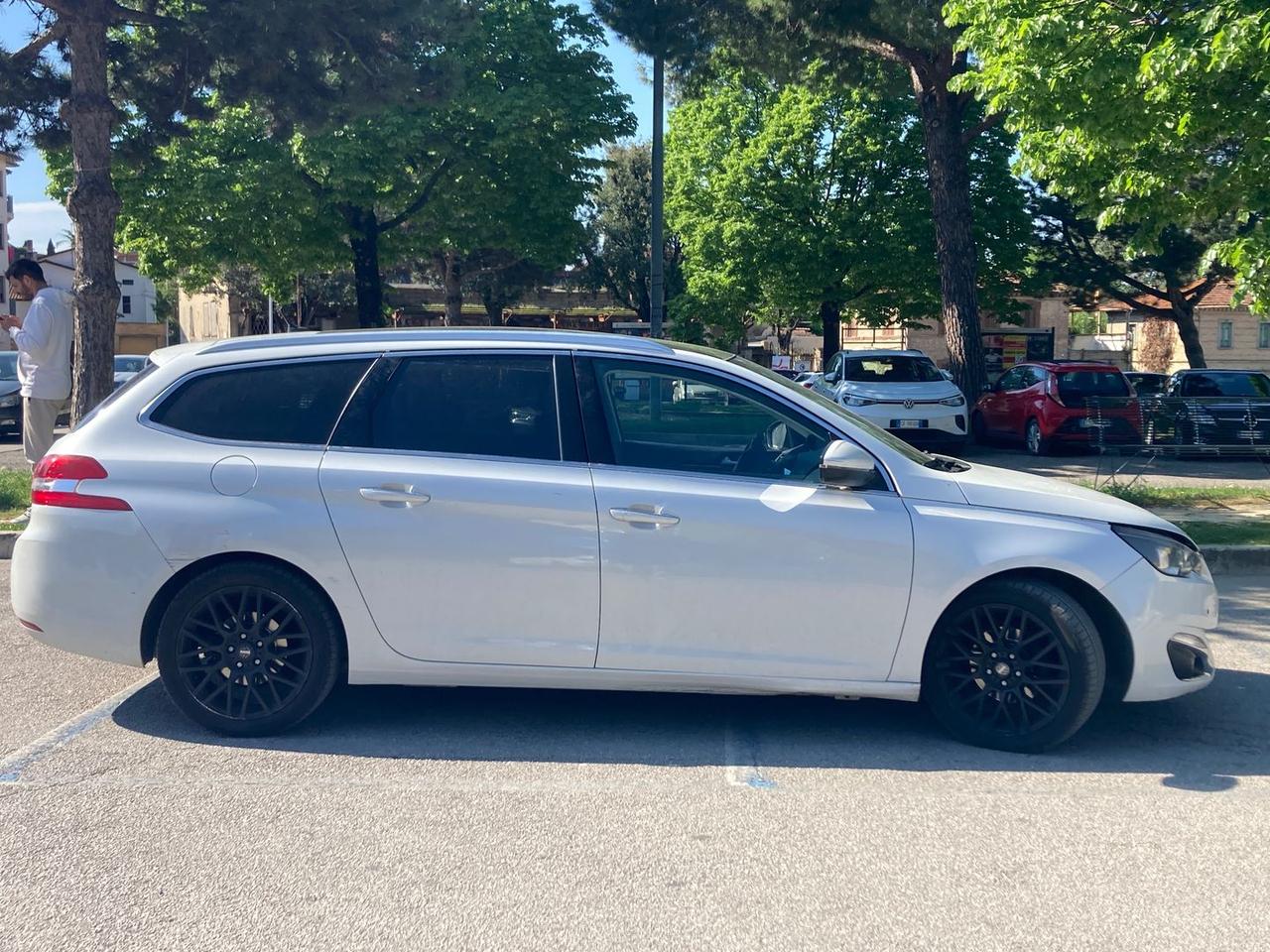 Peugeot 308 1.6 blue HDI 120 #10497