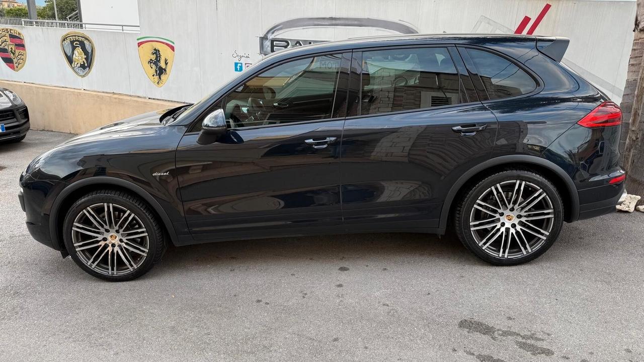 PORSCHE CAYENNE 3.0 DIESEL 2016 PLATINUM EDITION