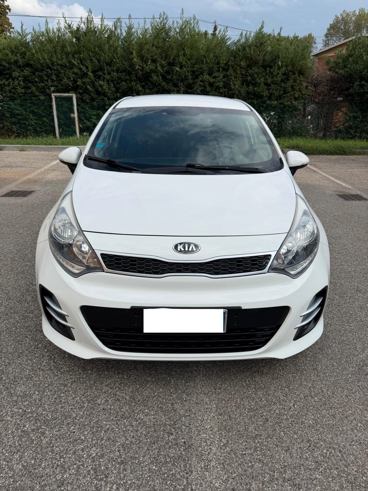Kia Rio 1.4 crdi - NEOPATENTATI - 12 MESI DI GARANZIA -