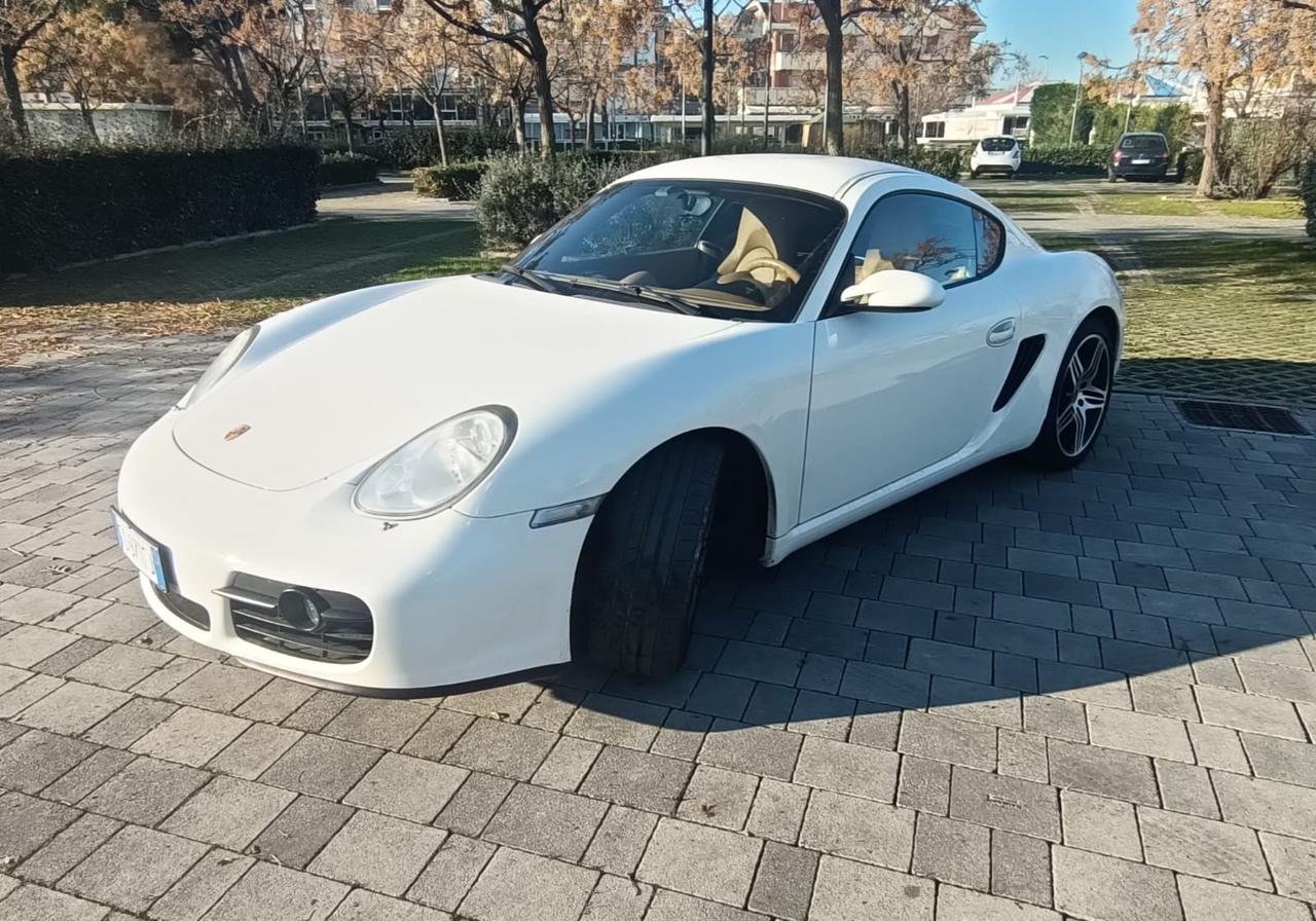 Porsche Cayman 2.7