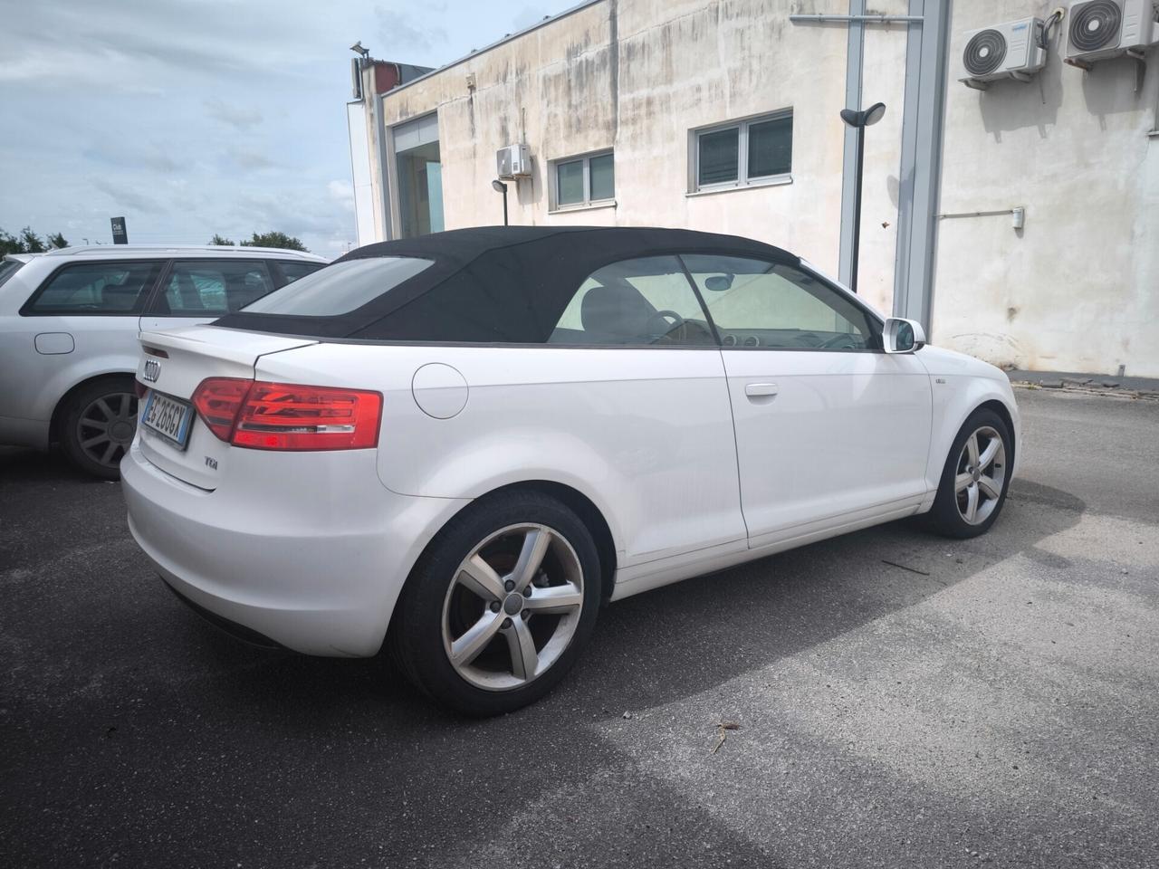 Audi A3 Cabrio 2.0 TDI 140cv s-line interno esterno