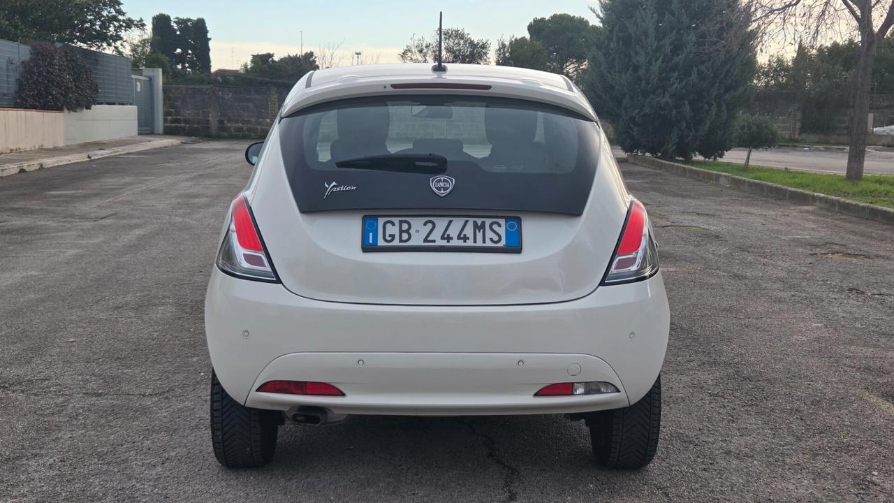 Lancia Ypsilon 1.2 69 CV 5 porte GPL Ecochic Platinum