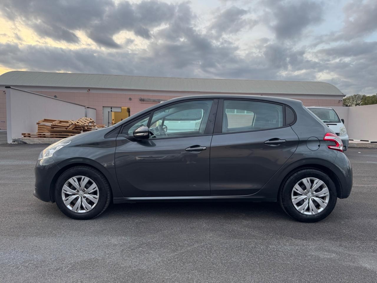 Peugeot 208 1.2 VTi 82 CV 5 porte 70.000km