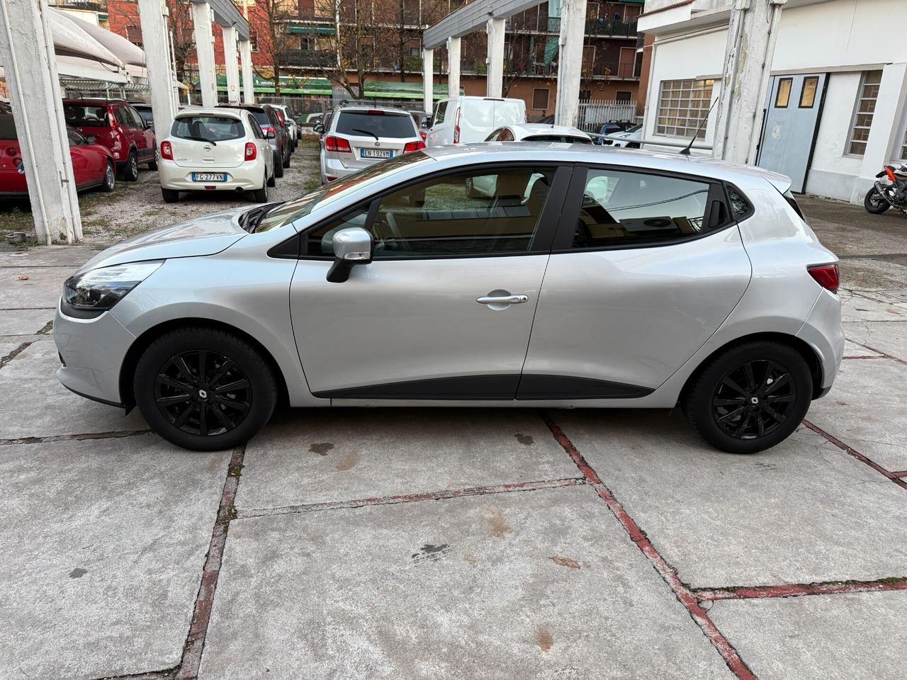 Renault Clio 1.2 75CV 5 porte Wave