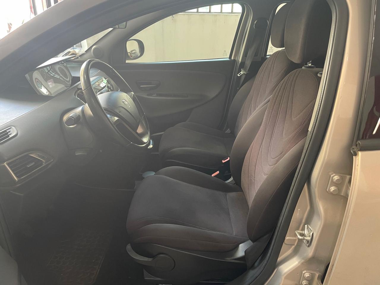 Lancia Ypsilon 1.2 69 CV 5 porte 30th Anniversary 49.000KM!!!