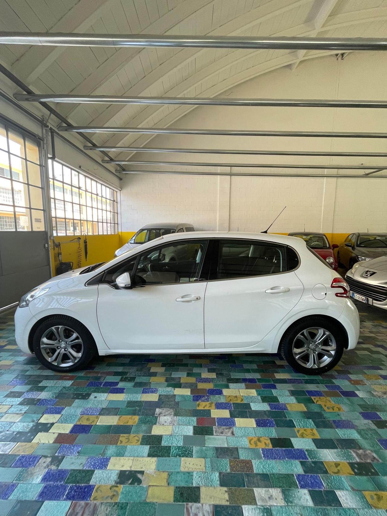 Peugeot 208 1.2 VTi 82 CV 5 porte Allure