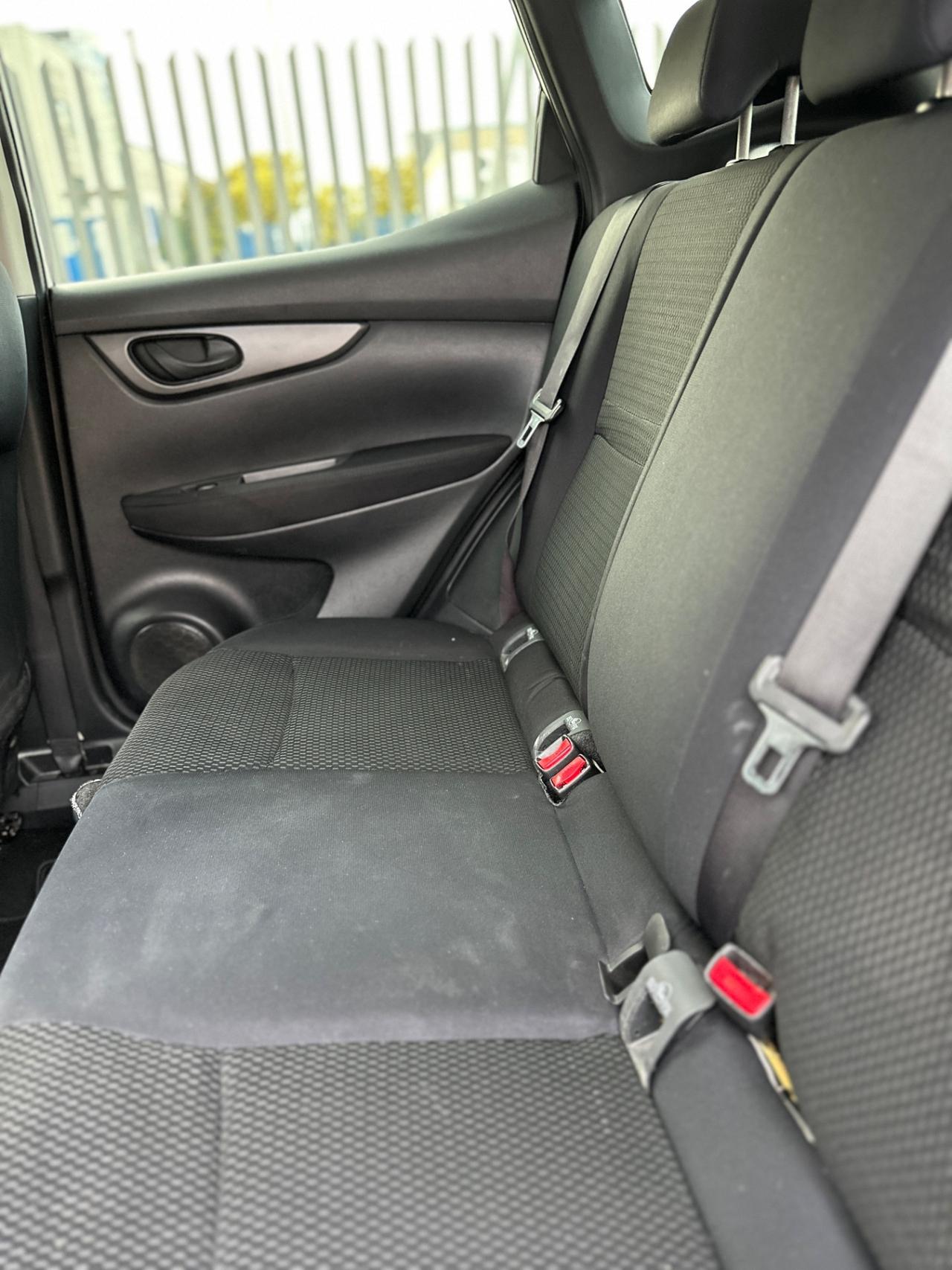 NISSAN QASHQAI (anno 2015)