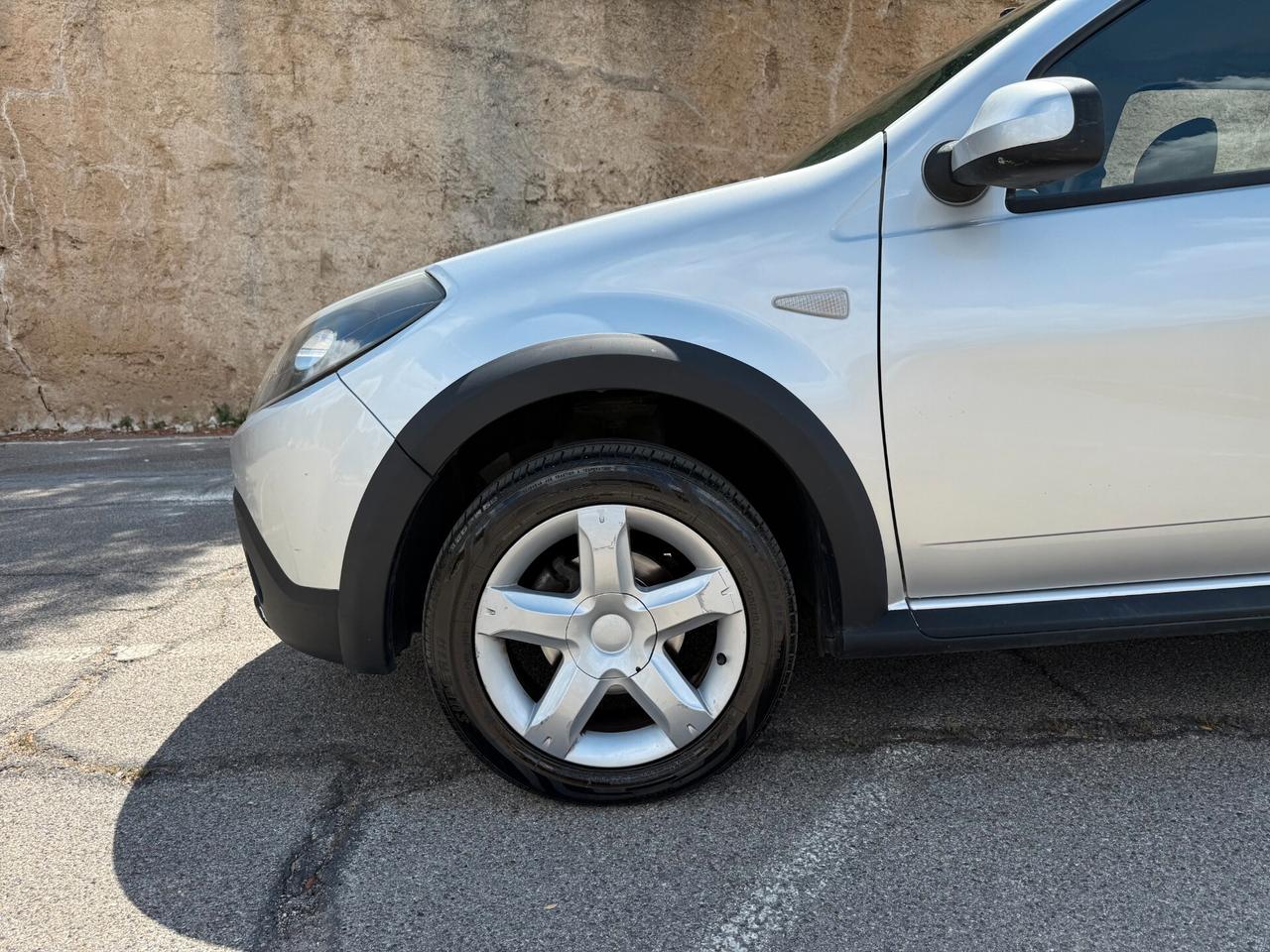 Dacia Sandero Stepway/1.5 90CV/NEOPATENTATI/CERCHI 16"