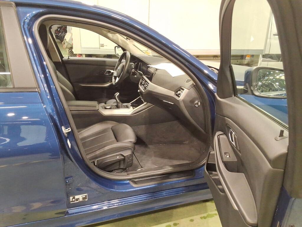 BMW 316D 112CV 6M. BUSINESS ADVANTAGE ( FARI LED - BMW DIGITAL COCKPIT - PELLE - NAVI - MIRROR - PDC )