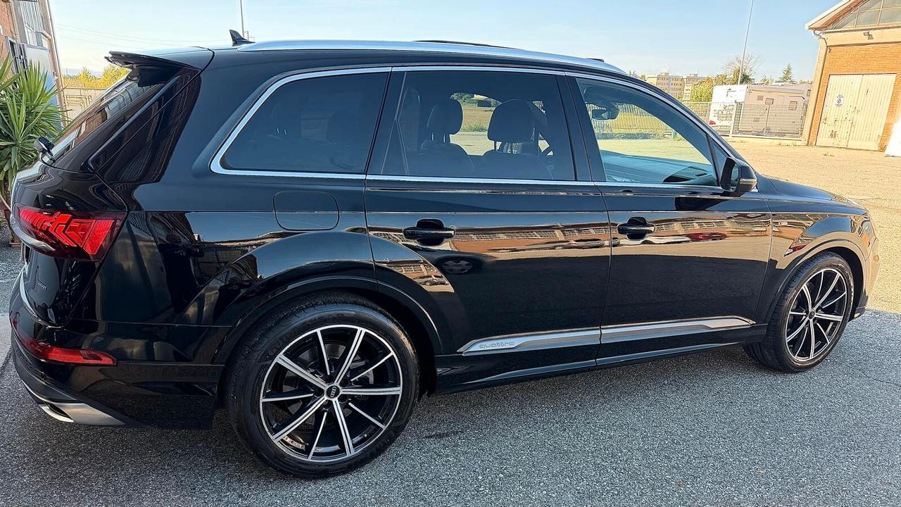 Audi Q7 45 TDI quattro tiptronic Sport Plus S-LINE EDITION 7 POSTI TETTO APRIBILE E FARI MATRIX