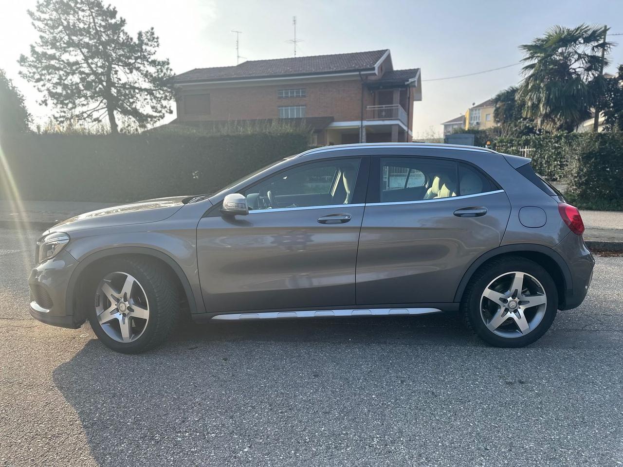 Mercedes-Benz GLA 220 Premium GLA 220 CDI #7759