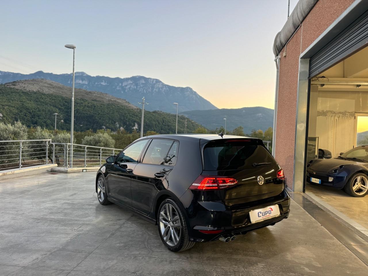 Volkswagen Golf 2.0 TDI 150cv 5p. Highline BlueMotion Technology R-Line
