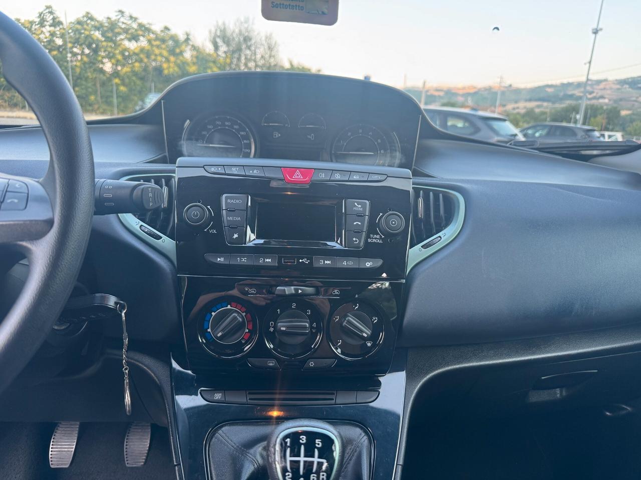 Lancia Ypsilon 1.0 FireFly 5 porte S&S Hybrid