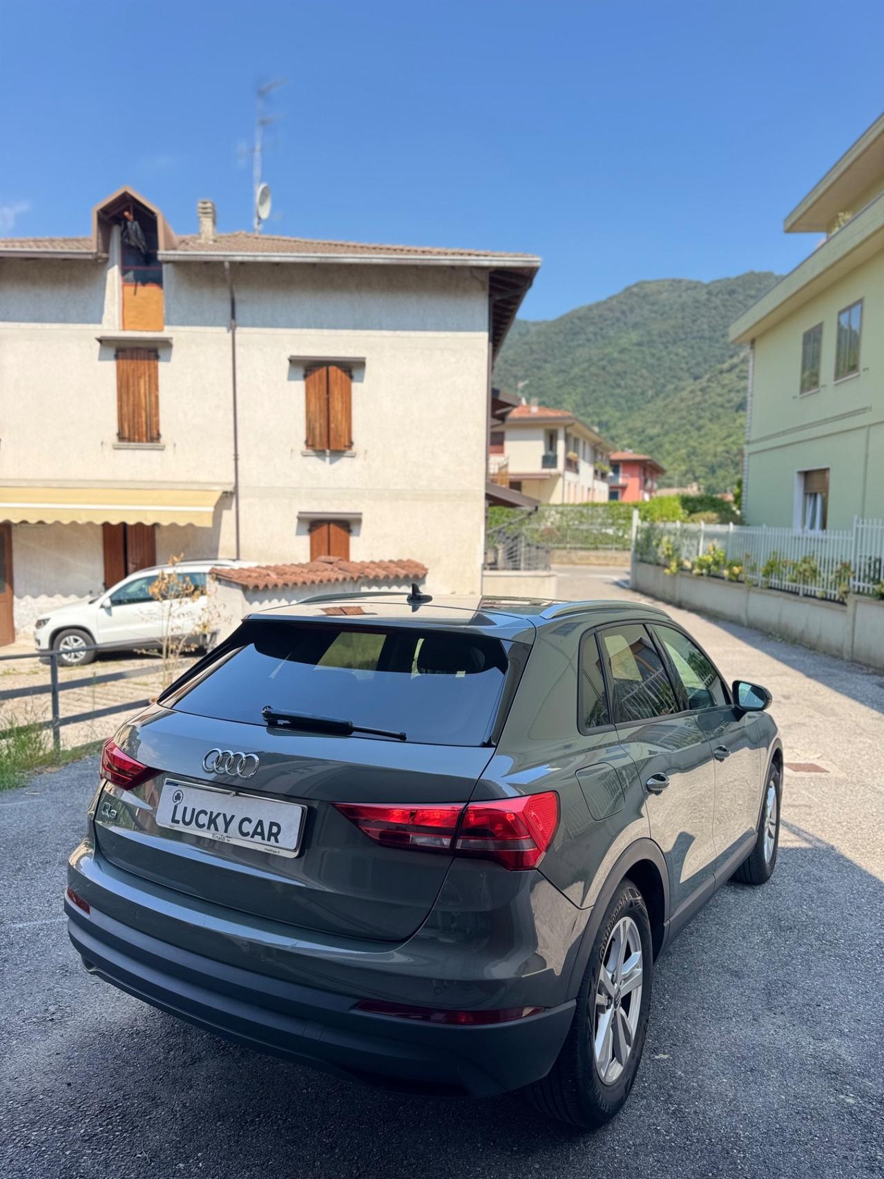Audi Q3 35 TFSI Business Advanced