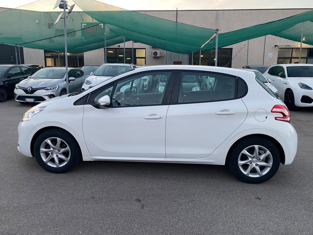 Peugeot 208 1.2 82 Cv 5 porte