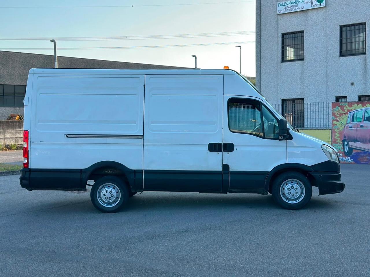Iveco 35s15 passo medio e tetto alto