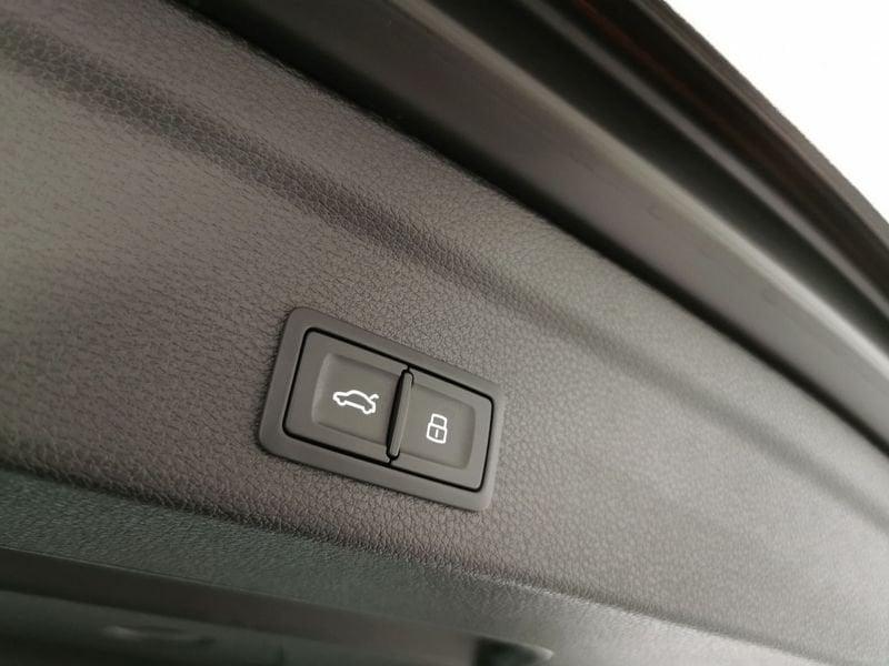 Audi Q3 Sportback 35 2.0 tdi Identity Black s-tronic