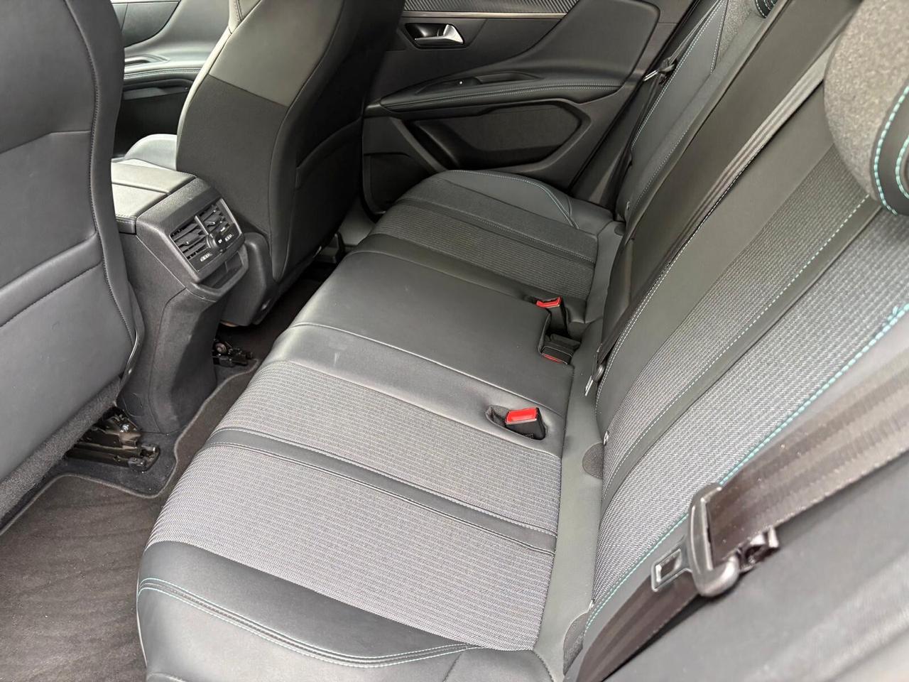 Peugeot 3008 BlueHDi 130 S&S Active