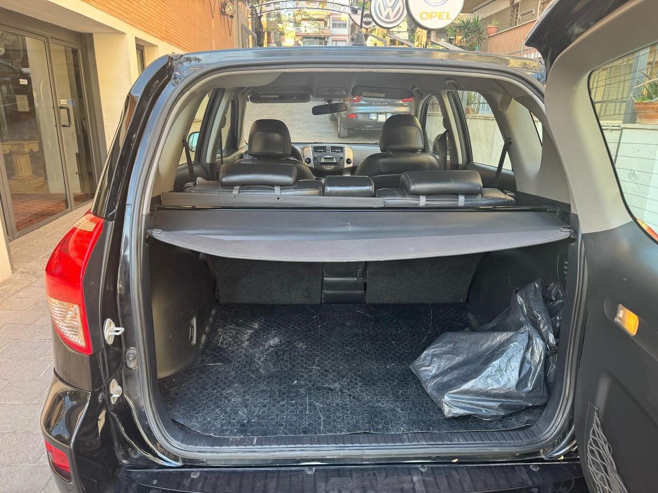 Toyota Rav 4 2.2 D-4D 177cv LUXURY