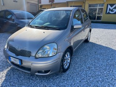 Toyota Yaris 1.3i 16V cat 5 porte Sol