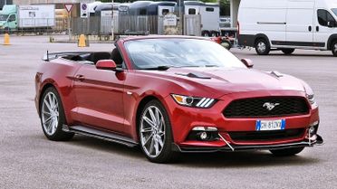 Ford Mustang Fastback 3.7 Cabrio Noleggio