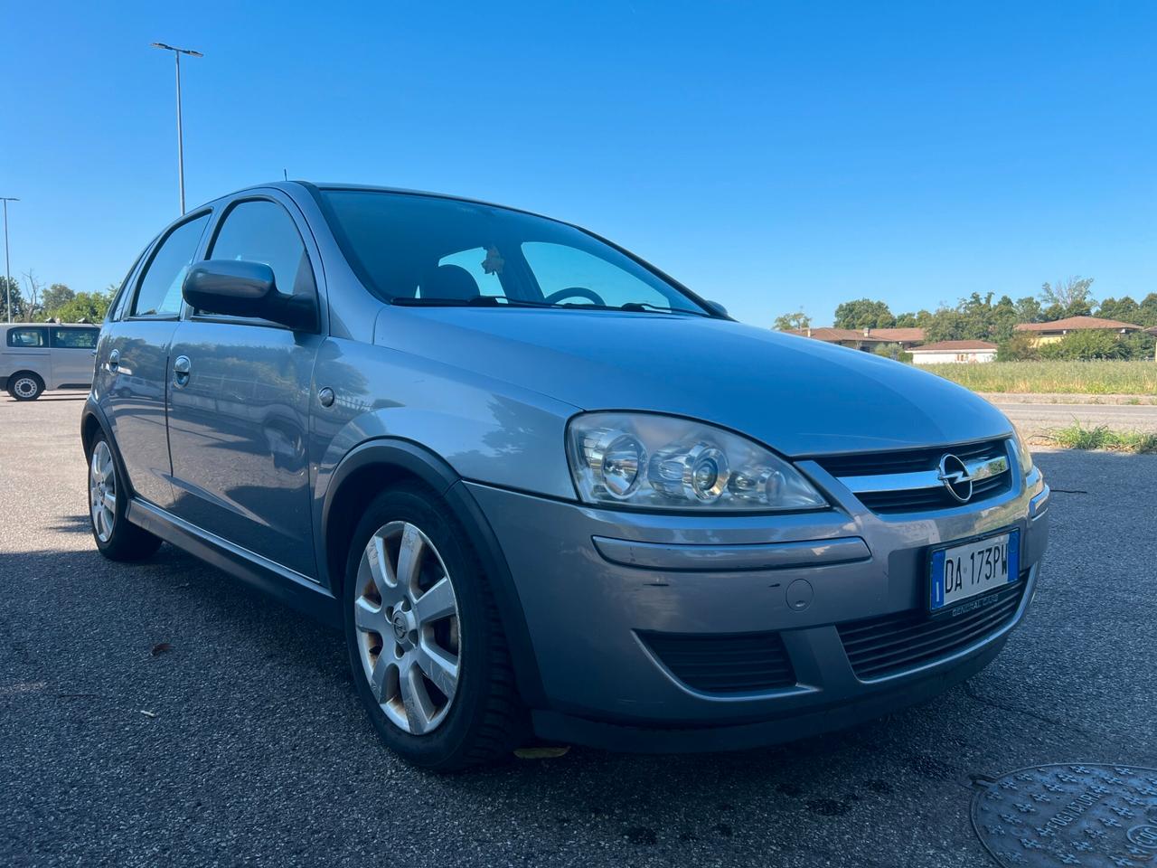 Opel Corsa 1.0i 12V cat 5 porte adatta a neopatentati