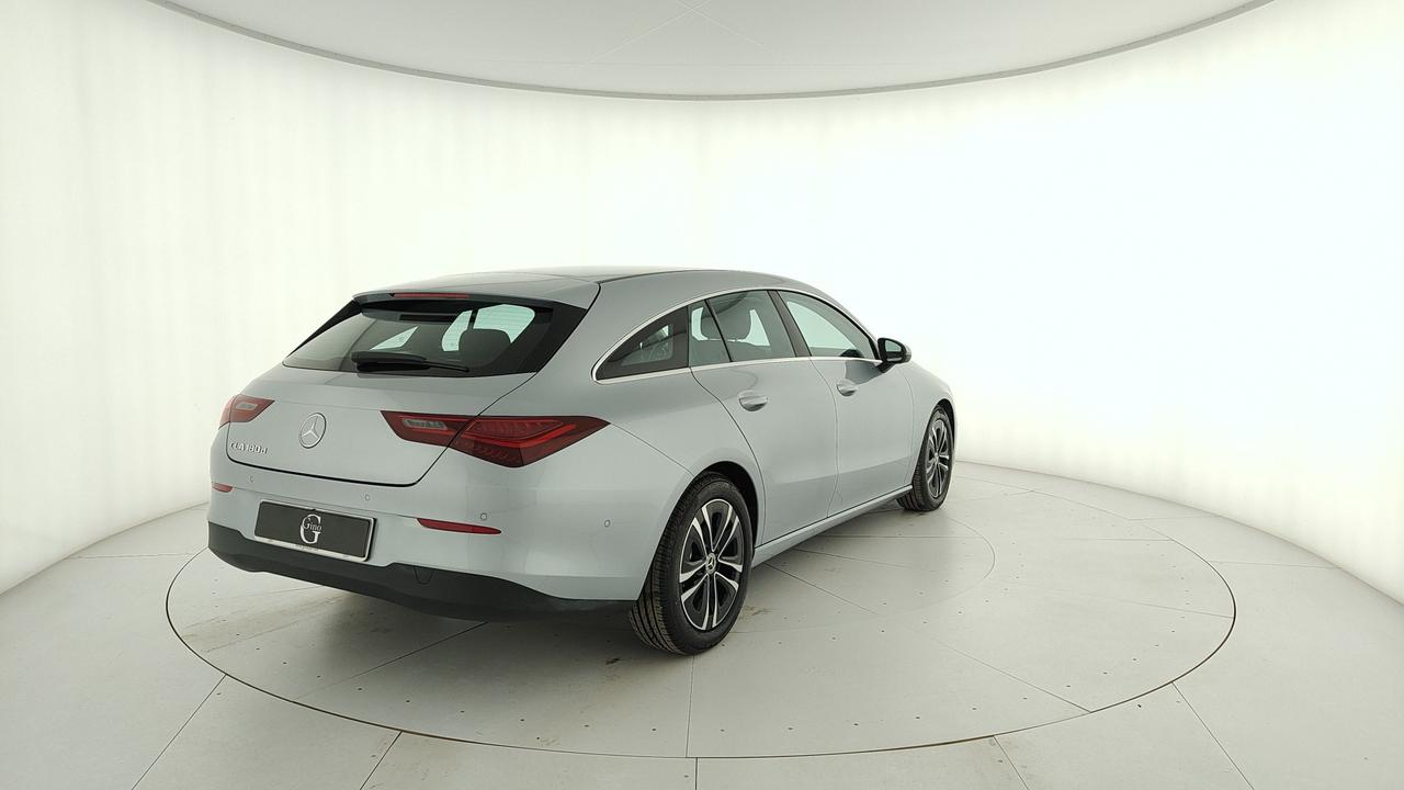 Mercedes-Benz CLA Shooting Brake 180 d Advanced auto