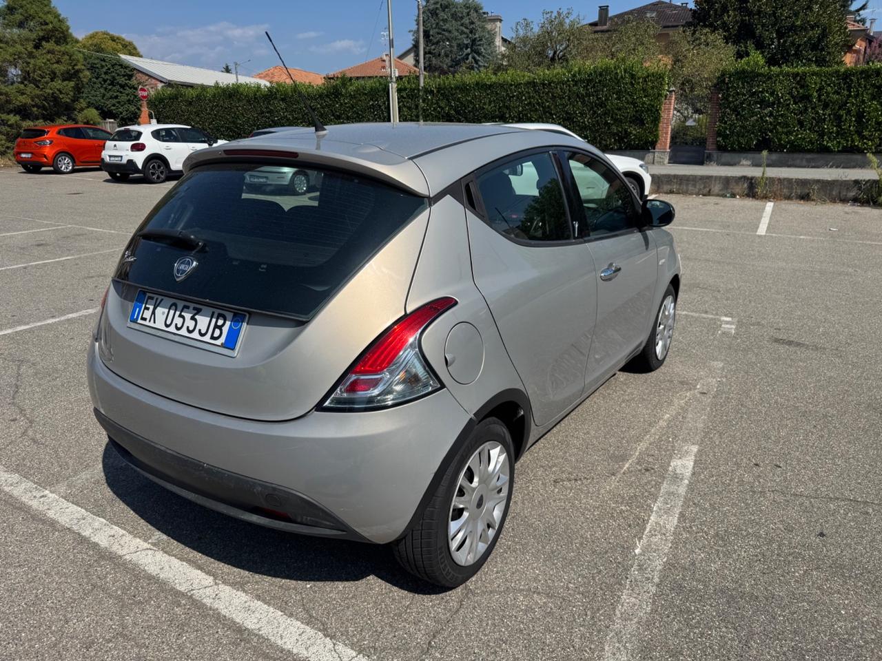 Lancia Ypsilon 1.3 MJT 16V 95 CV 5 porte