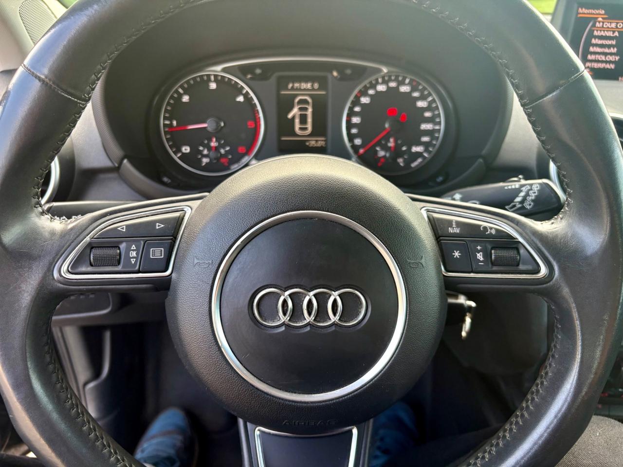 Audi A1 SPB 1.6 TDI 90cv Admired 1prop