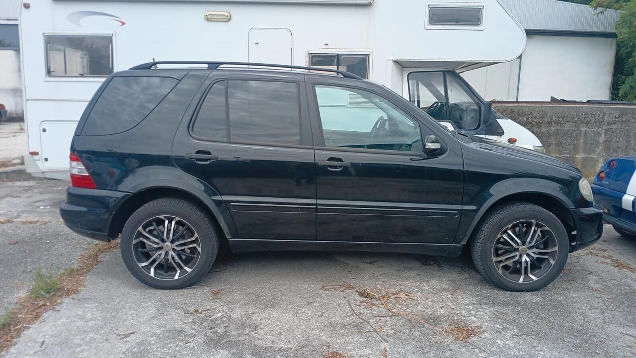 Mercedes-benz ML 270 turbodiesel cat CDI SE Leather