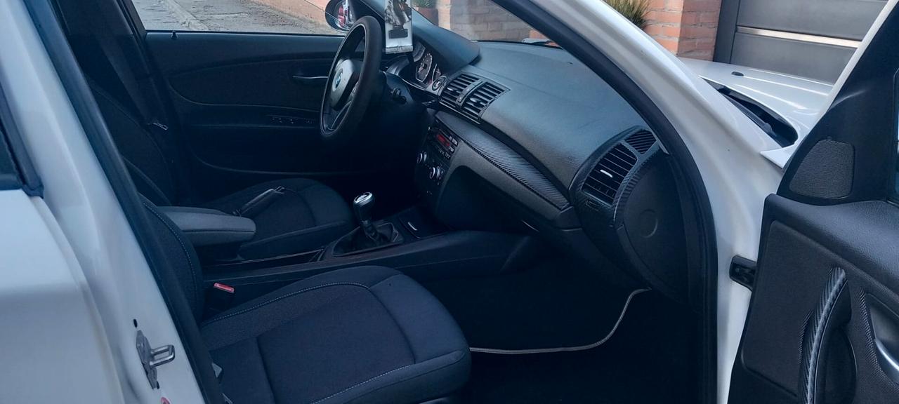Bmw 118d 5 porte Futura neopatentati euro5B