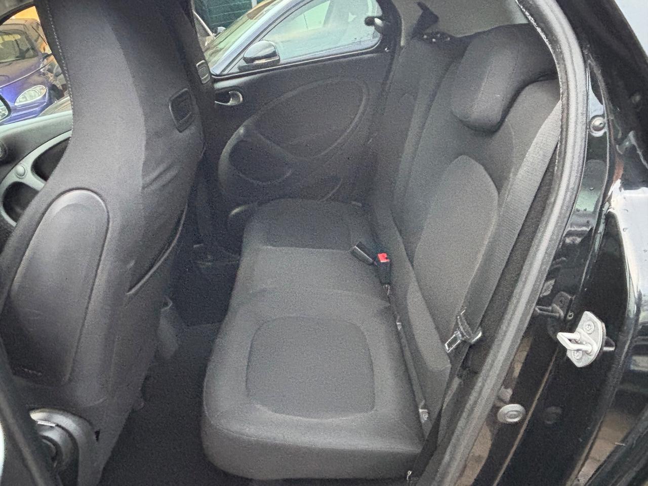 Smart ForFour 70 1.0 twinamic Youngster