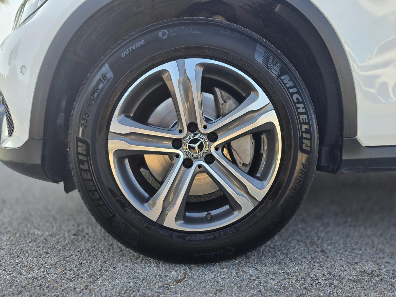 MERCEDES-BENZ GLC 220 d 4Matic Sport