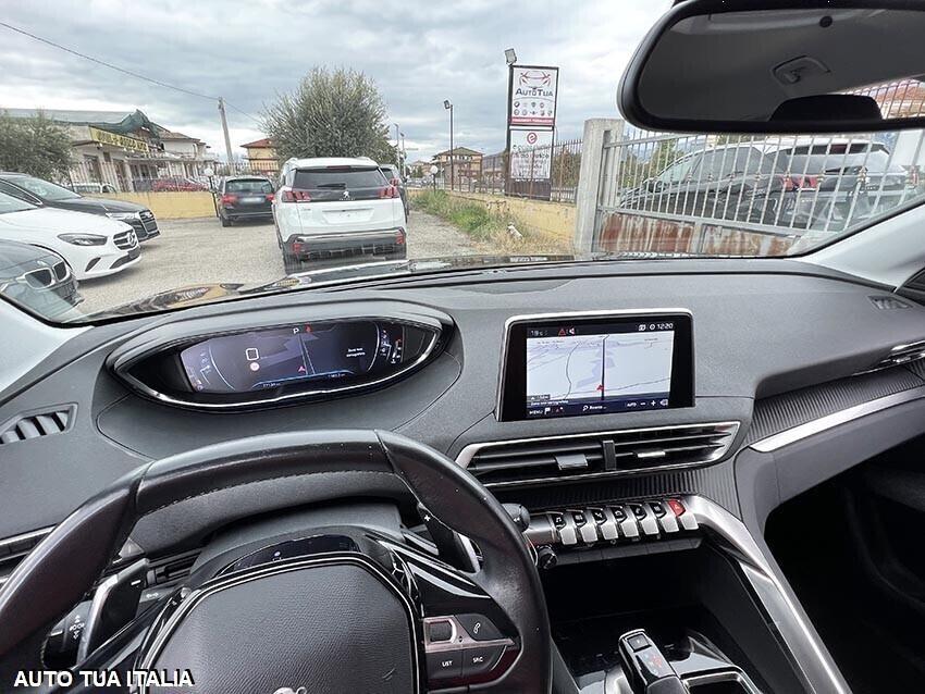 PEUGEOT 3008 1.2 BENZINA NAVI-AUTOMATICA