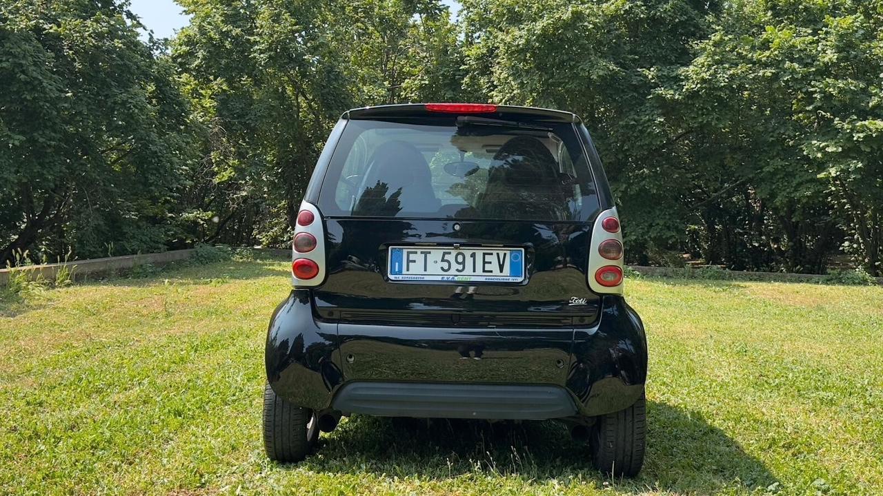 Smart Fortwo 600 Smart&passion (40 kW) 2001 neop LEGGI TESTO