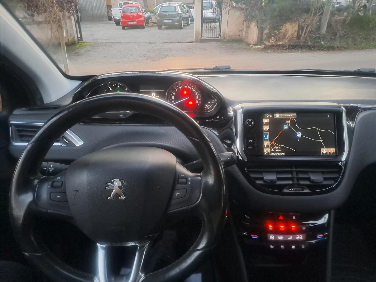 Peugeot 2008 1.6 e-HDi 92 CV Stop&Start Urban Cross