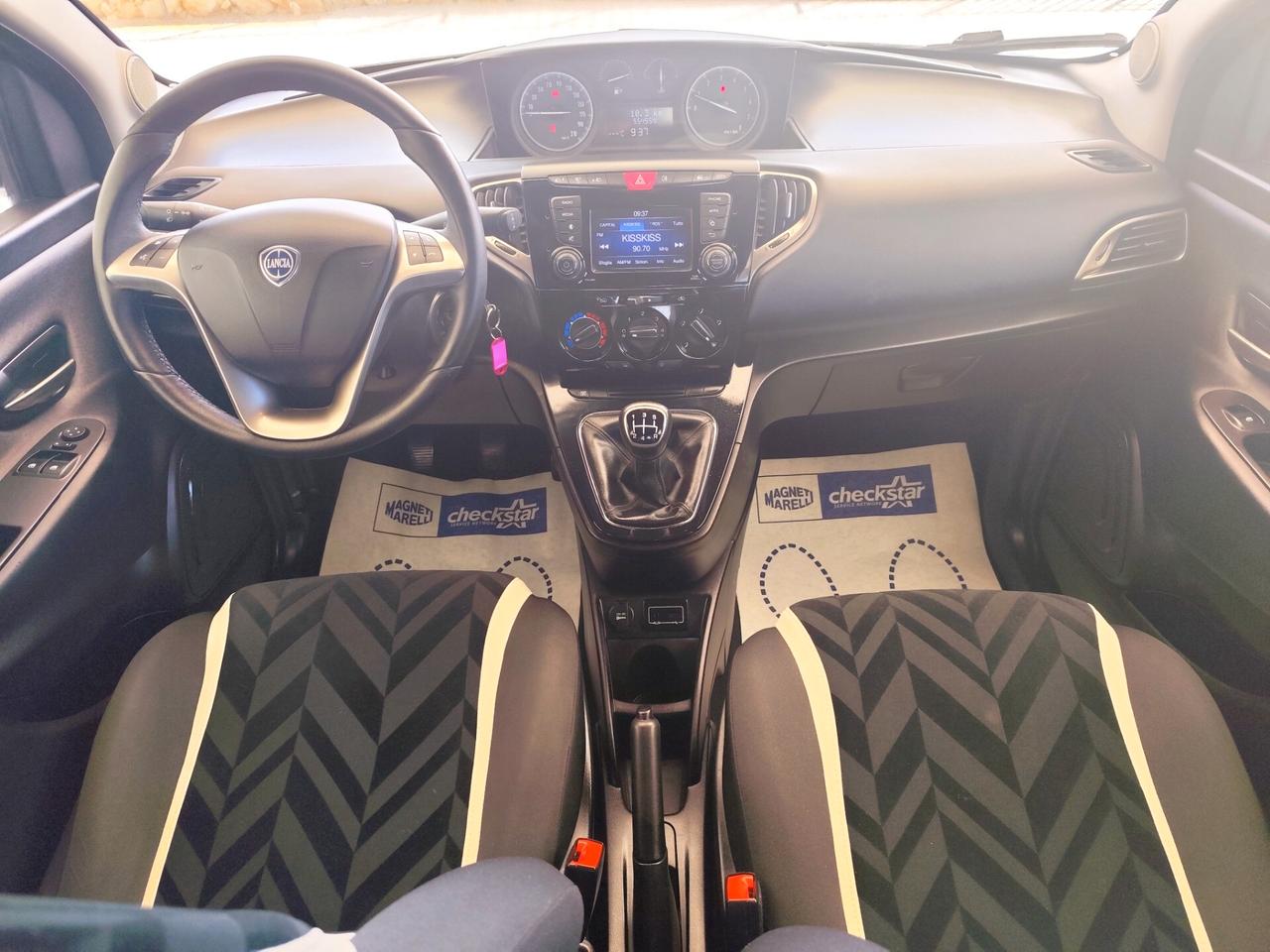 Lancia Ypsilon 1.2 69 CV 5 porte Silver