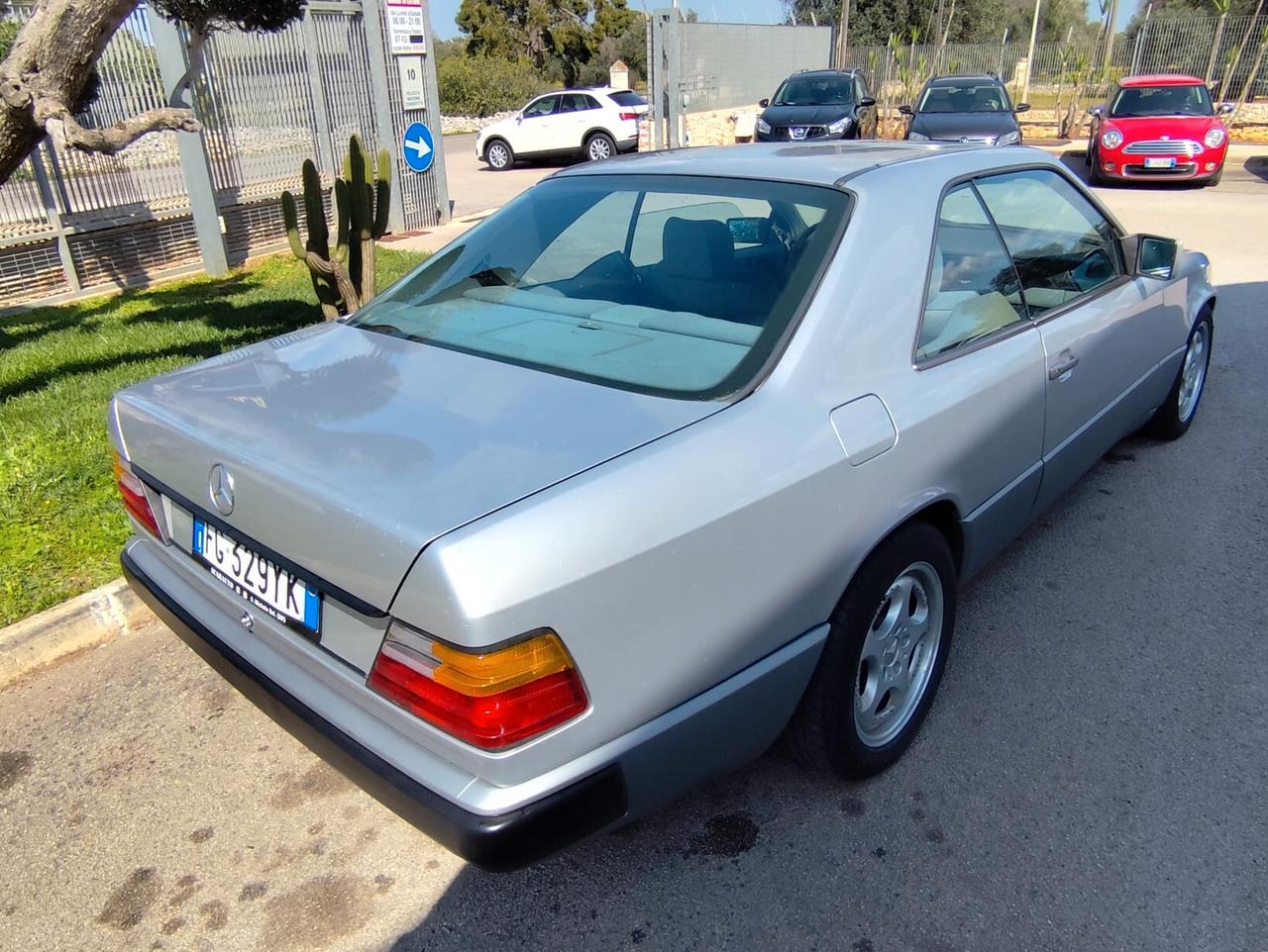 Mercedes-benz V W124 COUPE'