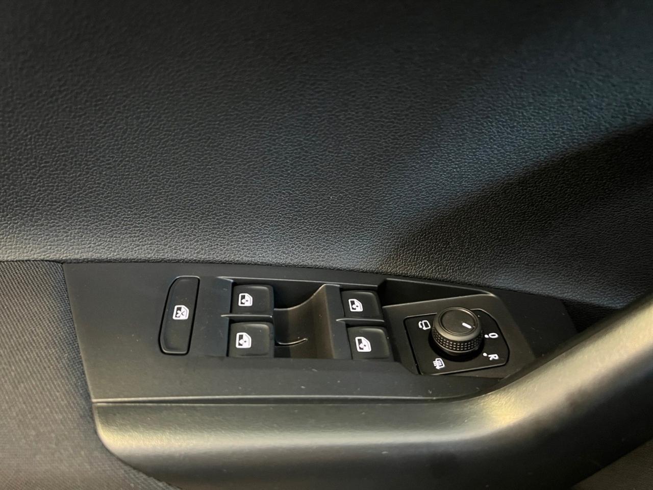 Volkswagen Polo 1.0 tsi life 95cv dsg